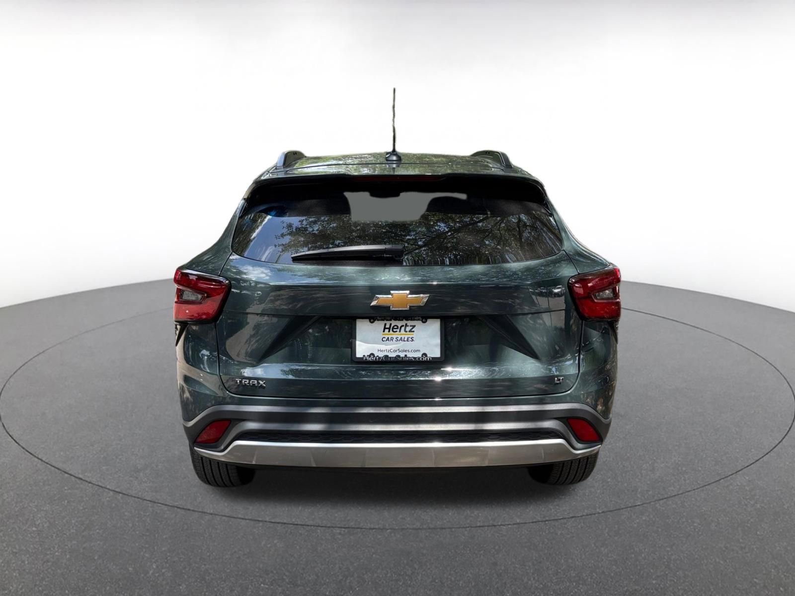 Used 2025 Chevrolet Trax LT w/ LT Convenience Package FWD image 6