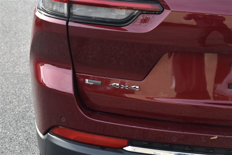 Used 2022 Jeep Grand Cherokee L Limited AWD/4WD image 6