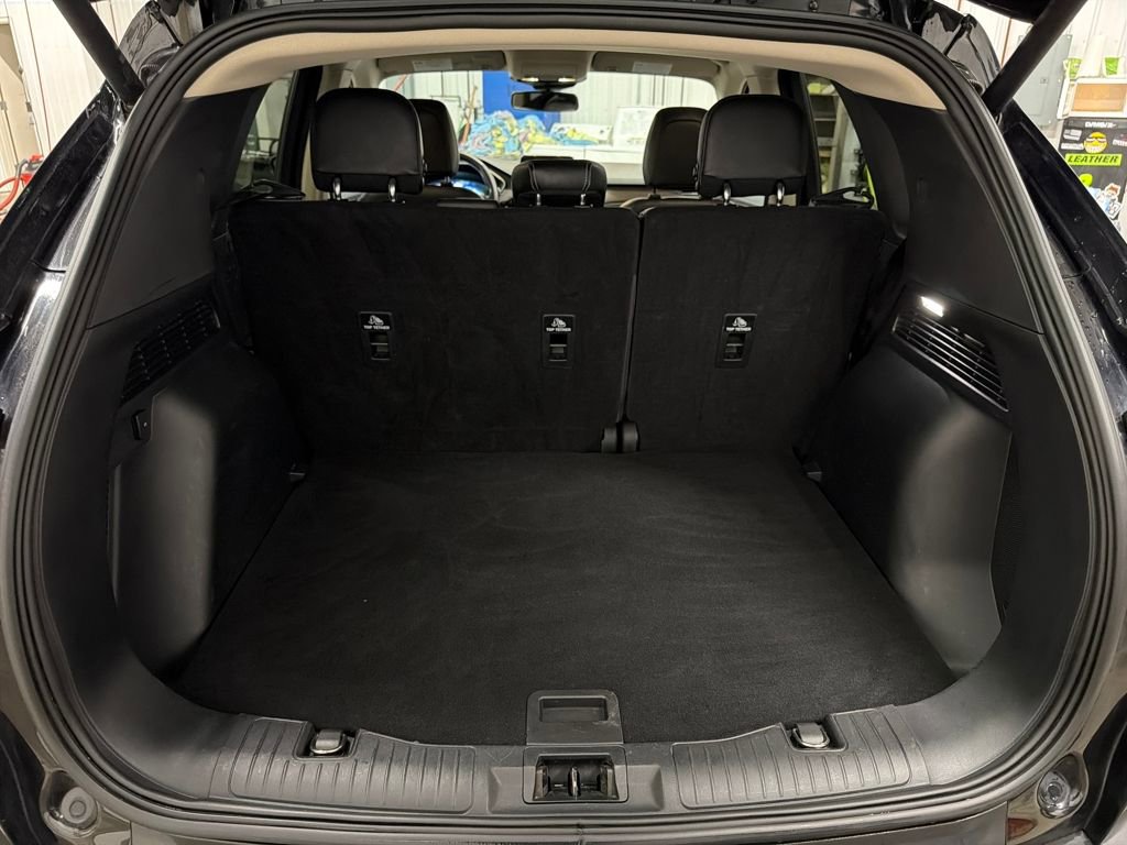 Used 2020 Ford Escape Titanium image 14