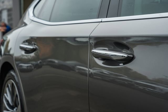 Used 2020 Lexus LS 500 AWD w/ Interior Upgrade Package image 19