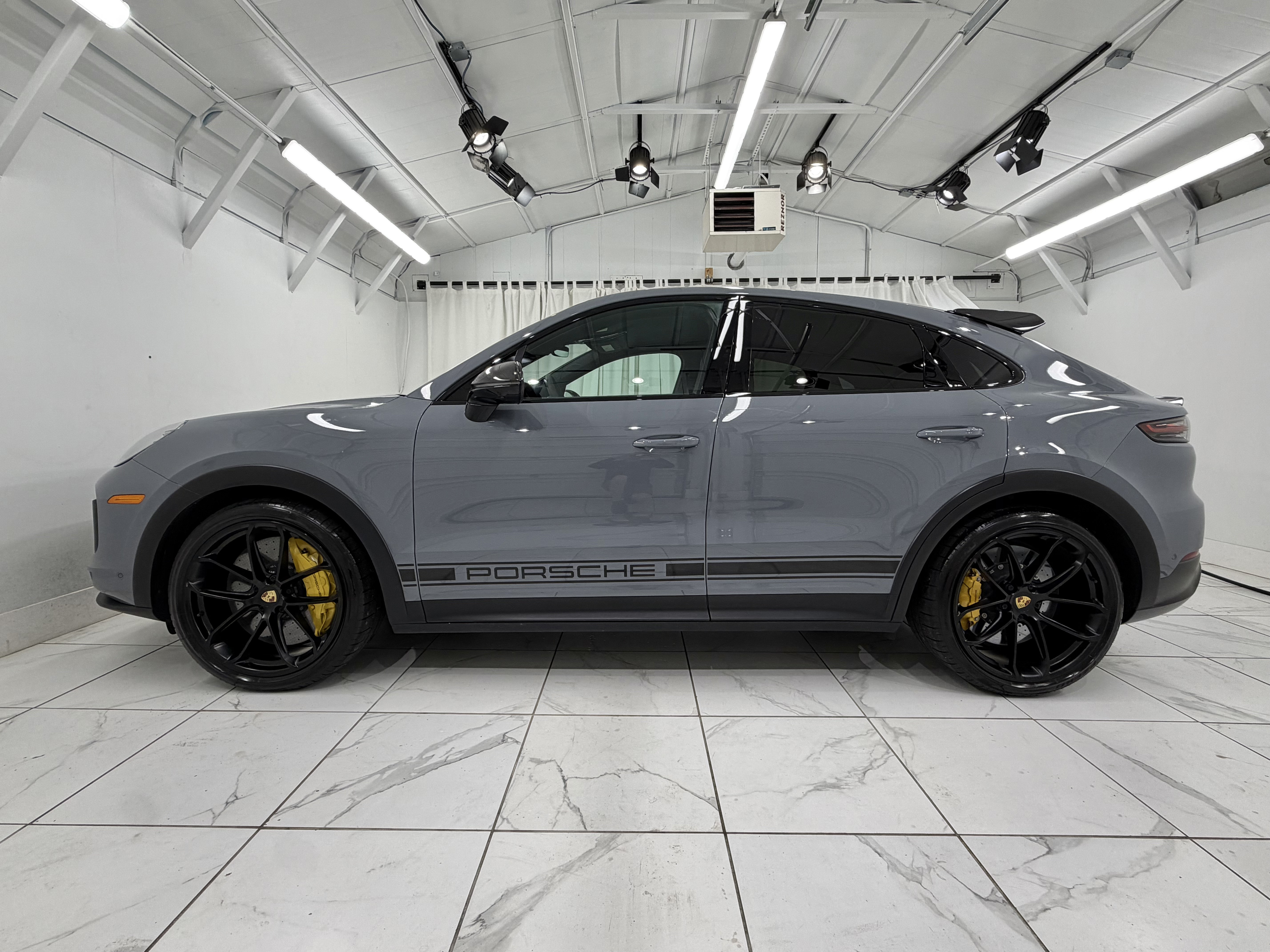 Certified 2022 Porsche Cayenne Turbo GT AWD/4WD image 2
