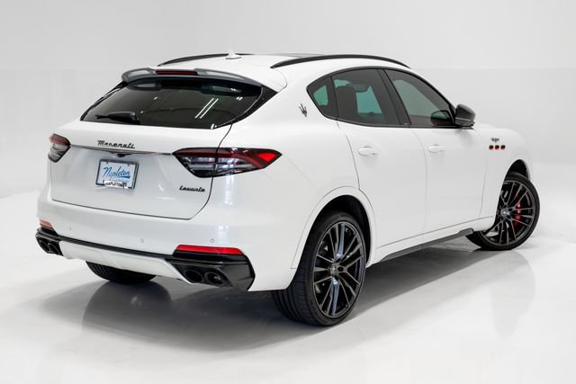 Used 2022 Maserati Levante Trofeo AWD/4WD image 35