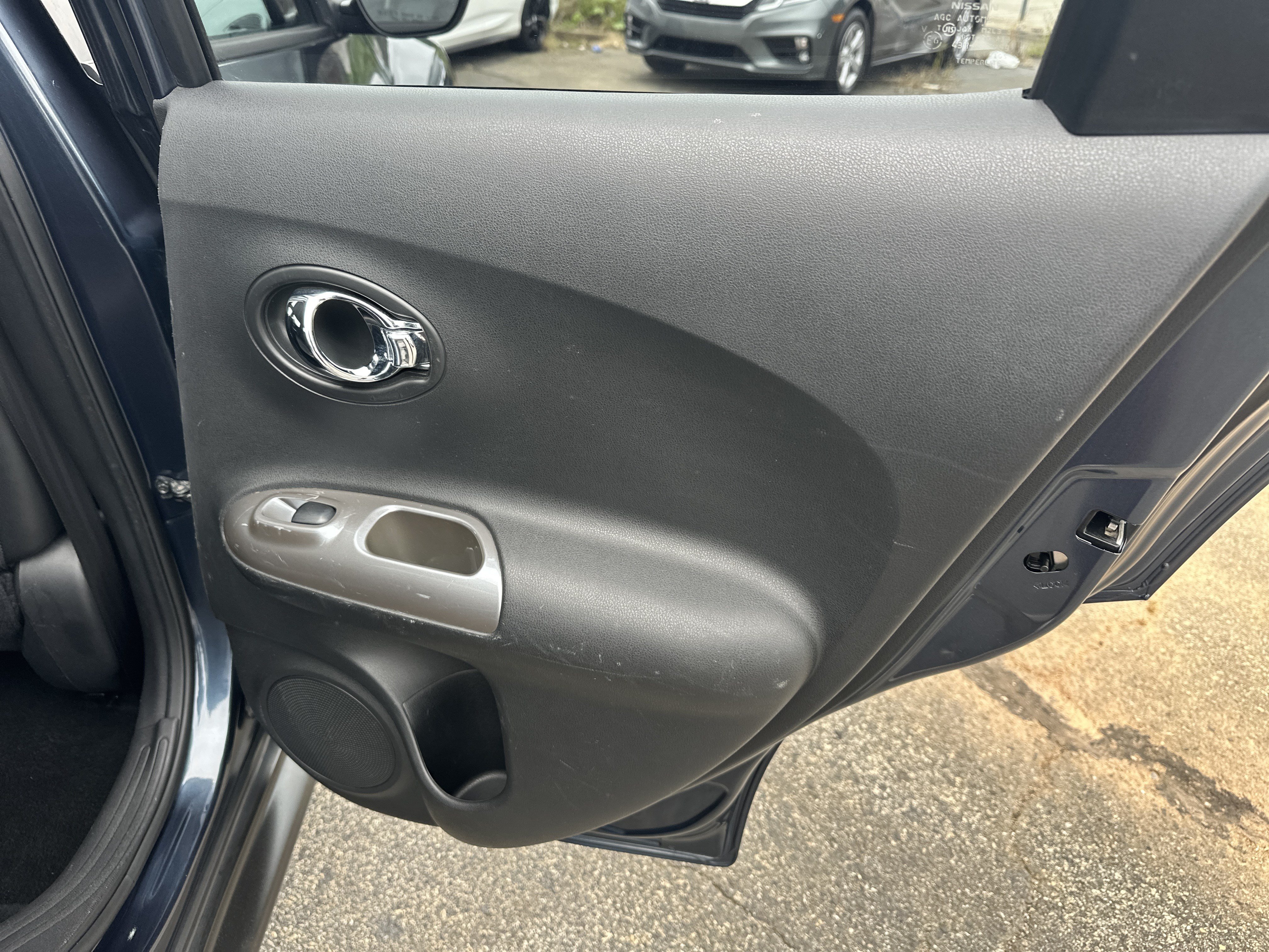 Used 2012 Nissan Juke SL FWD image 18