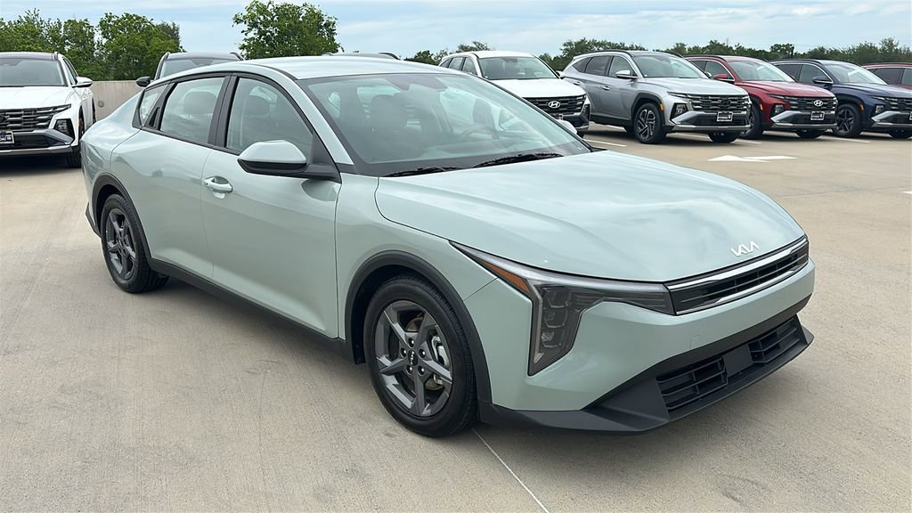 Used 2025 Kia K4 LXS FWD image 14