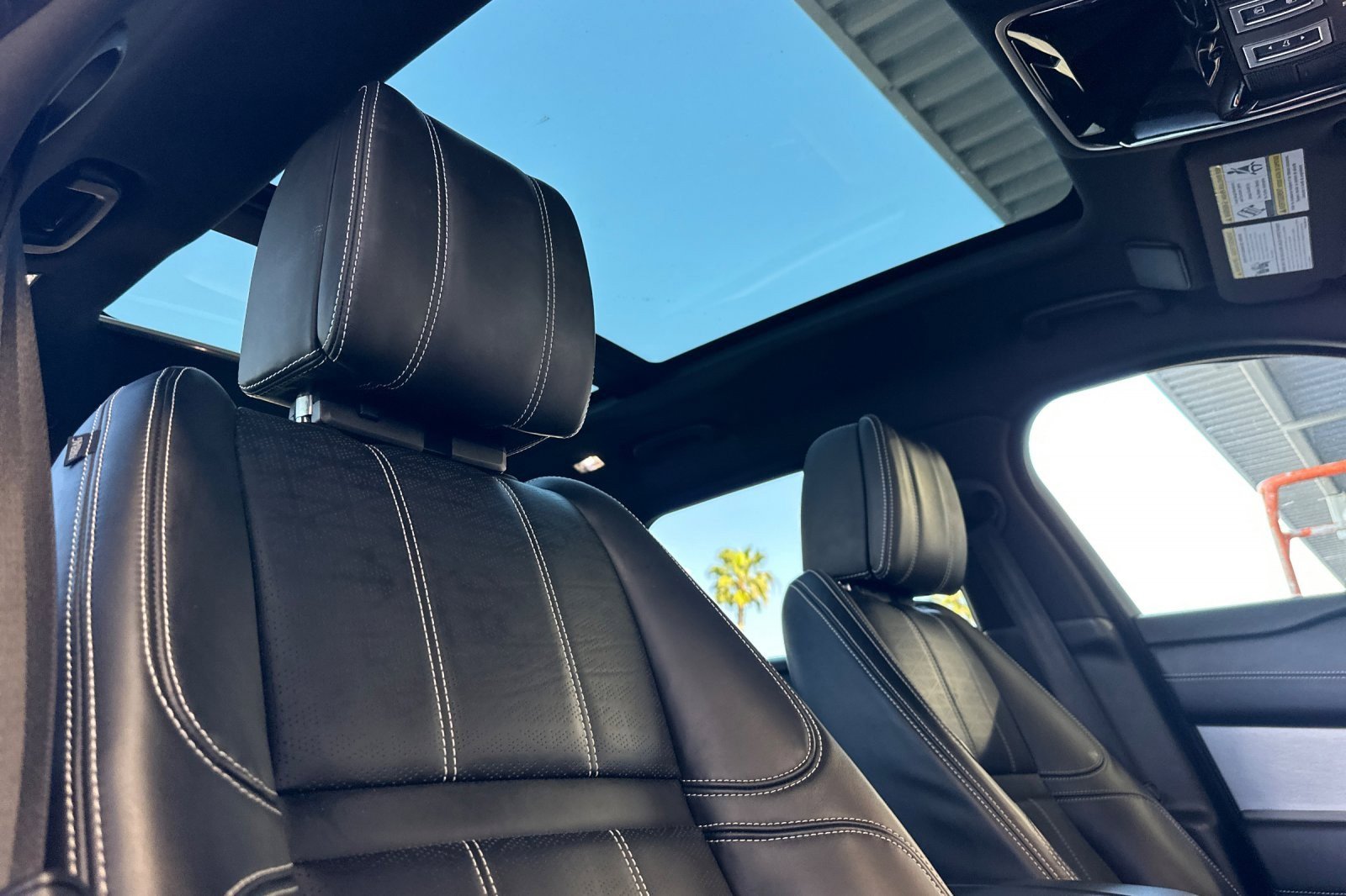 Used 2021 Land Rover Range Rover Velar R-Dynamic HSE image 16