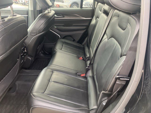 Used 2023 Jeep Grand Cherokee Limited image 22