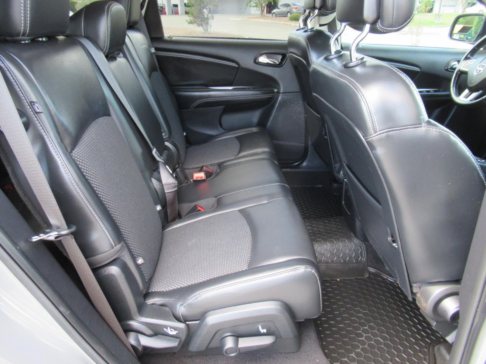 Used 2020 Dodge Journey Crossroad FWD image 32