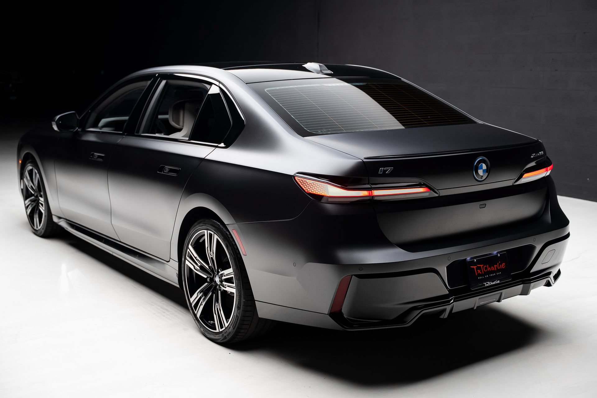 Used 2023 BMW i7 xDrive60 AWD/4WD image 23