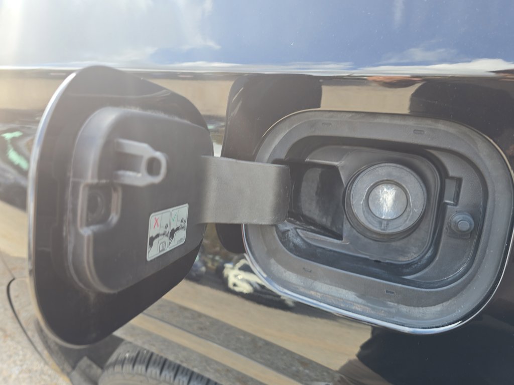 Used 2023 Chevrolet Traverse Premier w/ Redline Edition image 21