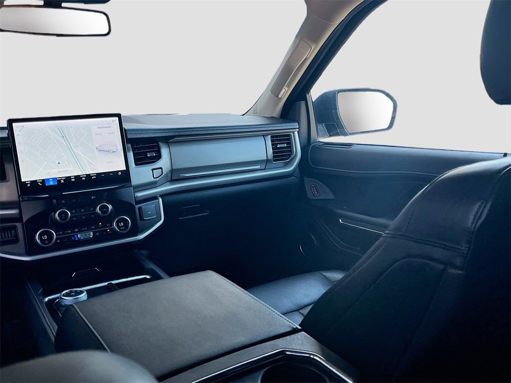 Used 2023 Ford Expedition XLT image 25