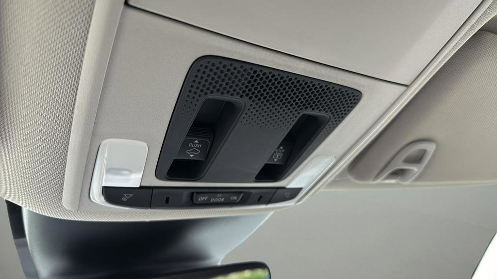 Used 2025 Honda Pilot Elite image 25