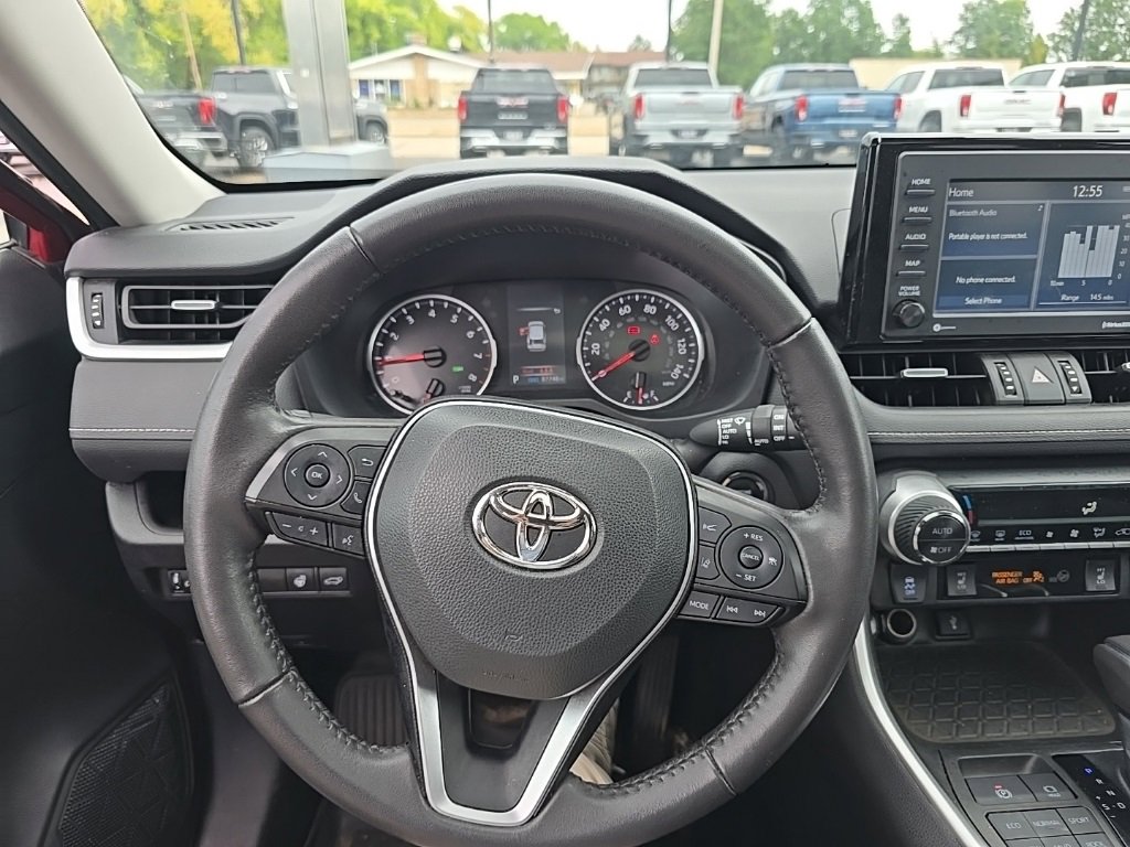Used 2022 Toyota RAV4 XLE Premium image 19