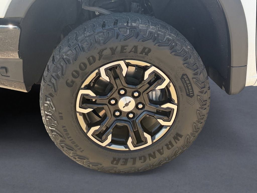 Used 2024 Chevrolet Silverado 1500 ZR2 w/ Technology Package AWD/4WD image 9