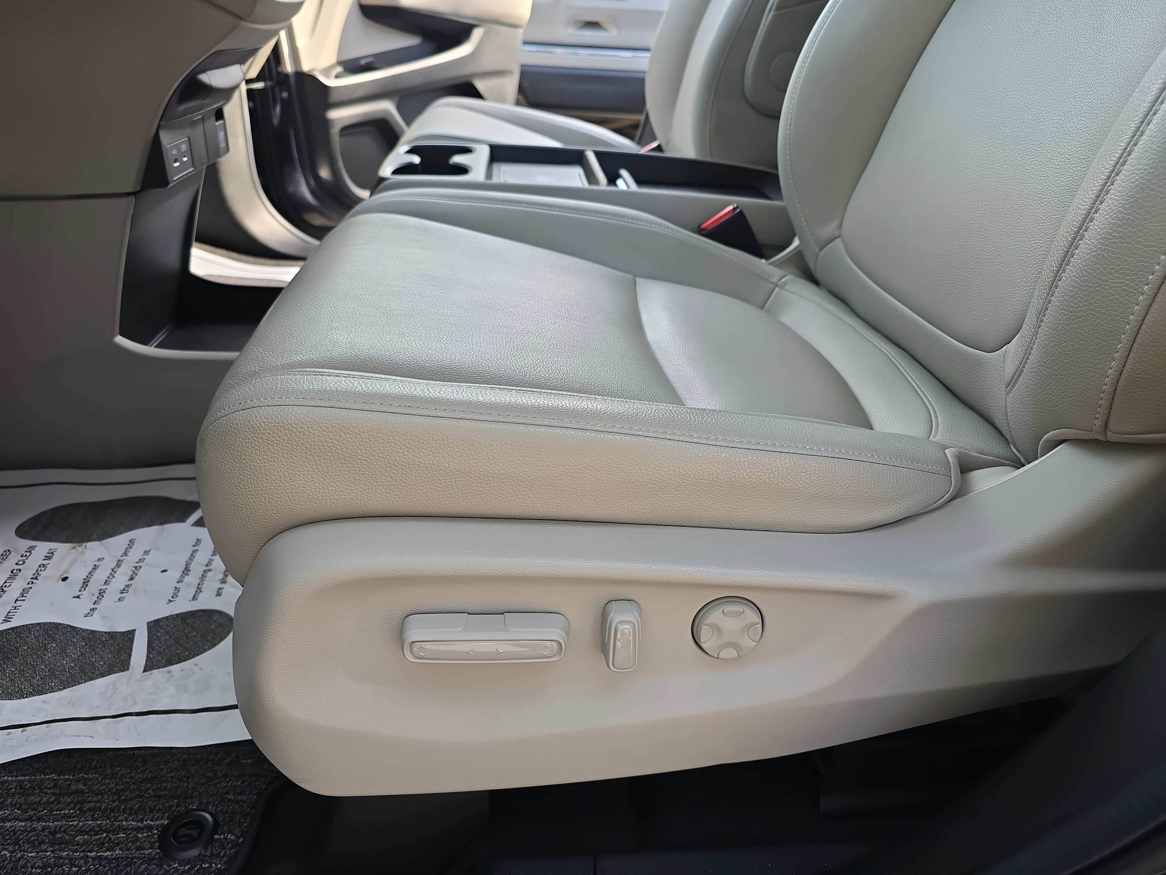 Used 2025 Honda Odyssey EX-L image 31