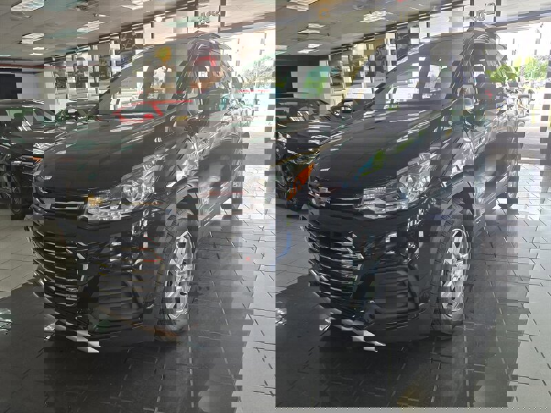 Used 2019 Chevrolet Trax LT w/ LT Convenience Package image 1