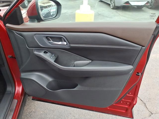 Used 2023 Nissan Rogue SL w/ SL Premium Package image 21