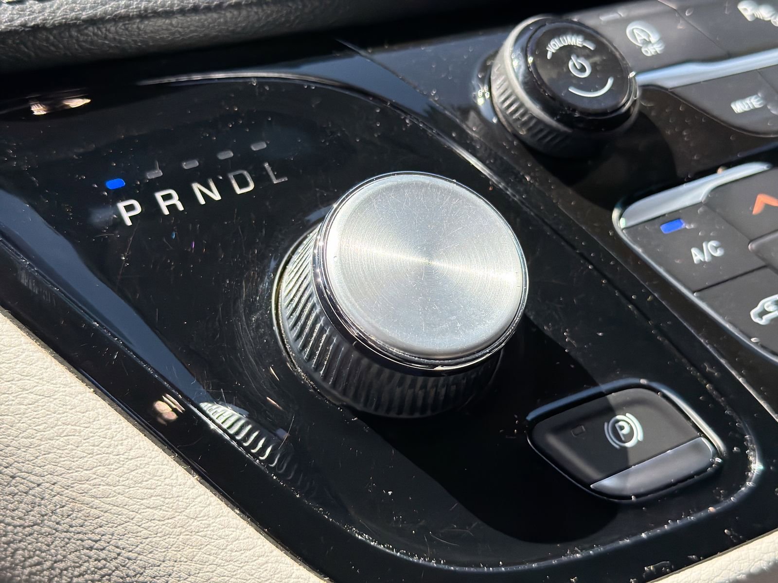 Used 2018 Chrysler Pacifica Limited FWD image 33