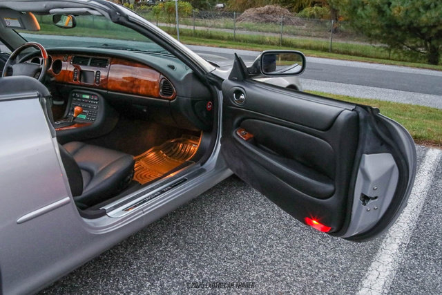 Used 2001 Jaguar XK8 Convertible image 43