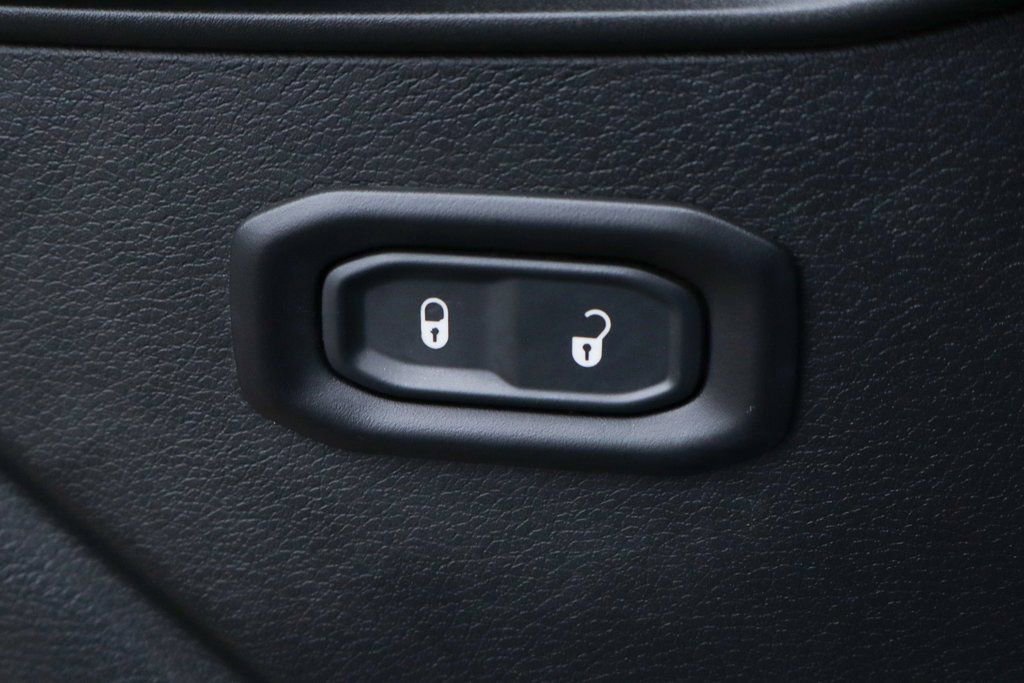 Used 2018 Jeep Wrangler Unlimited Rubicon image 17