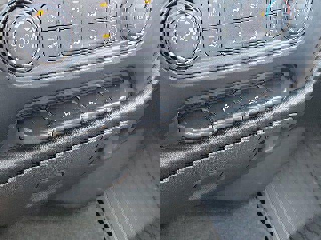 Used 2018 Chevrolet Silverado 1500 Custom w/ Custom Value Package image 21