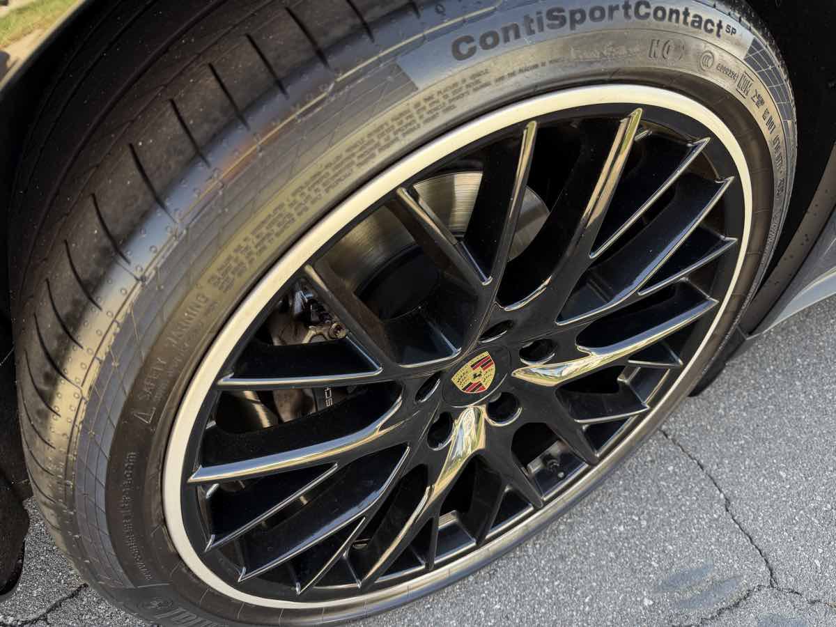 Used 2018 Porsche Panamera image 31