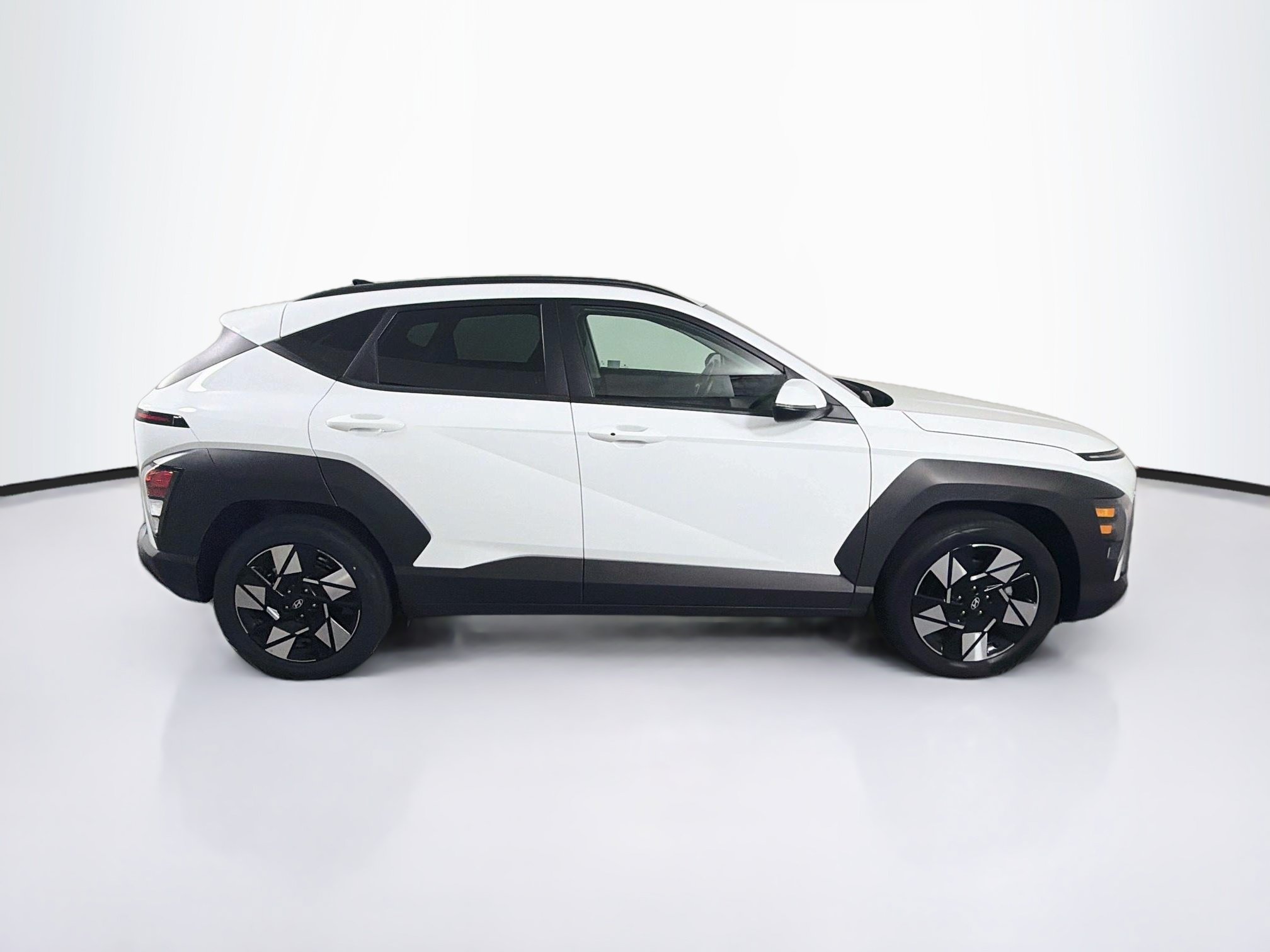 Used 2025 Hyundai Kona SEL FWD image 10