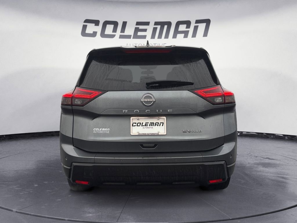 Used 2024 Nissan Rogue SV image 4