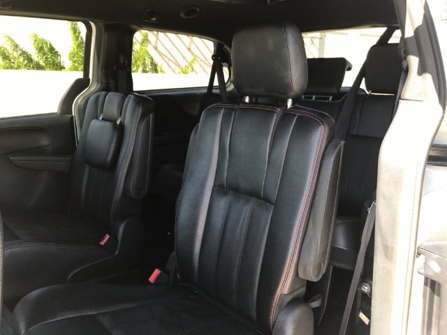 Used 2016 Dodge Grand Caravan R/T image 9