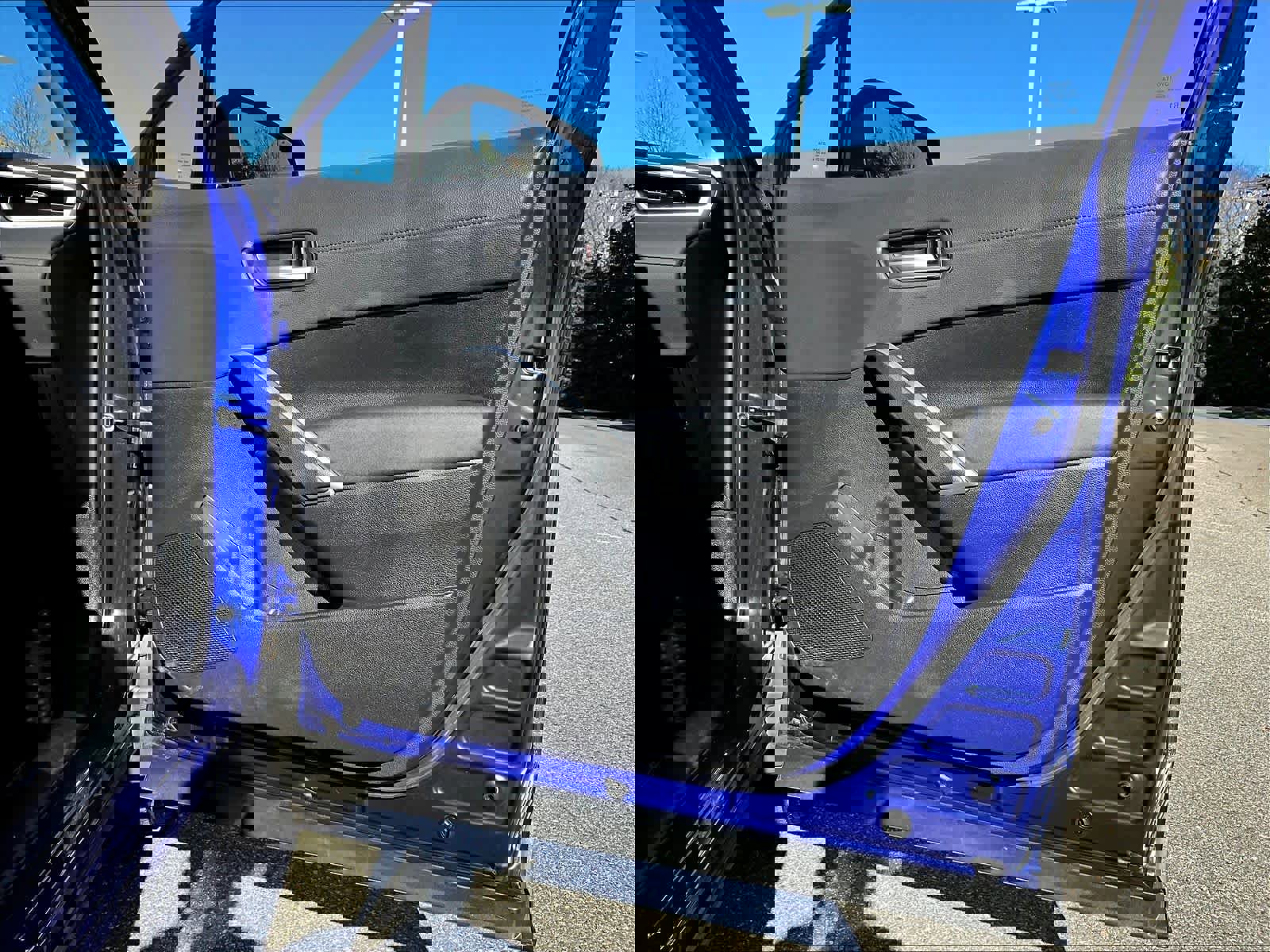 Used 2022 Toyota Corolla Cross XLE w/ Convenience Package image 12