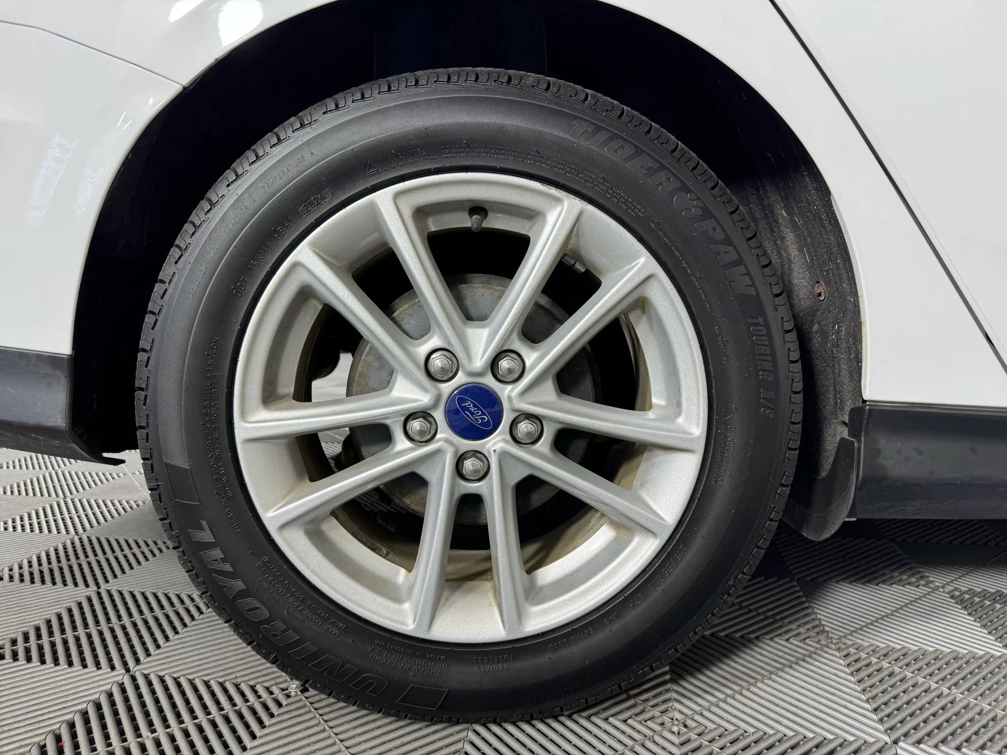 Used 2015 Ford Focus SE image 42