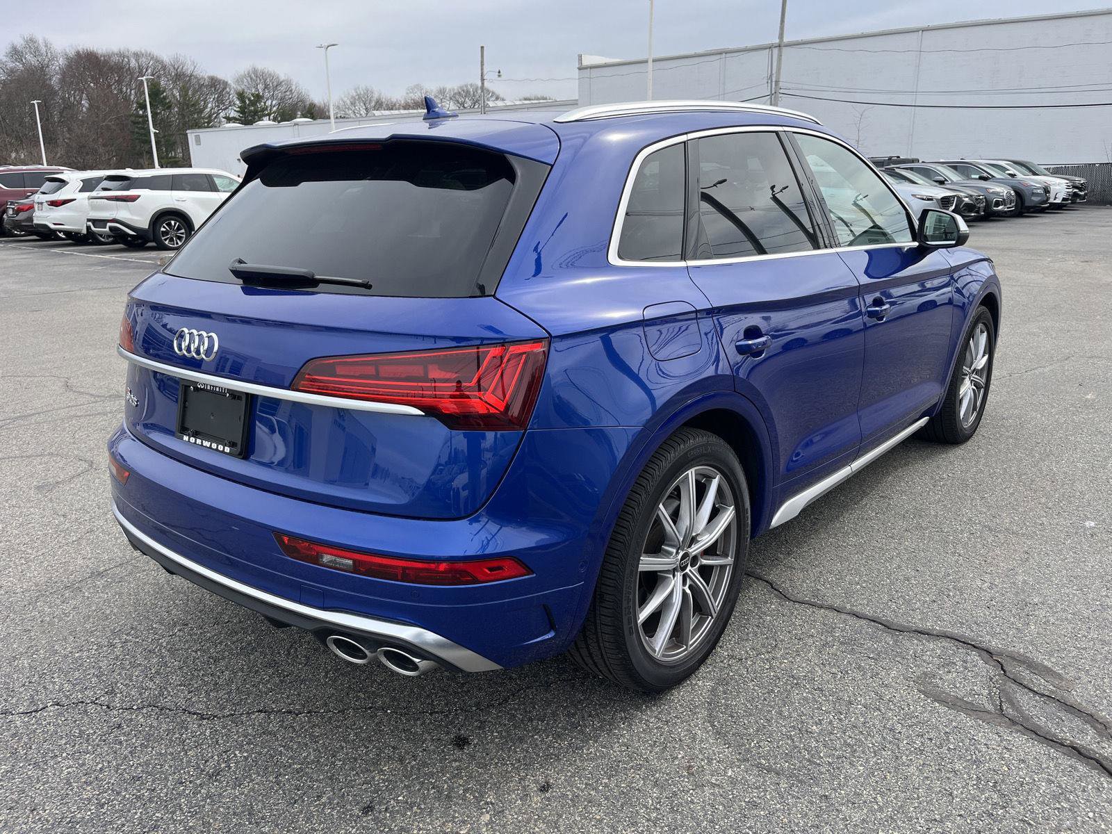 Used 2024 Audi SQ5 Prestige w/ Prestige Package AWD/4WD image 3