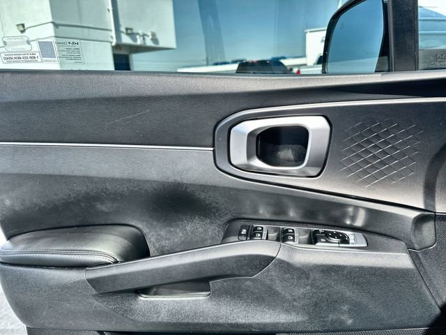 Used 2024 Kia Sorento S FWD image 15