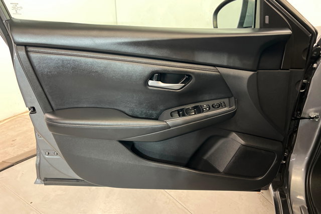 Used 2024 Nissan Sentra SV FWD image 14