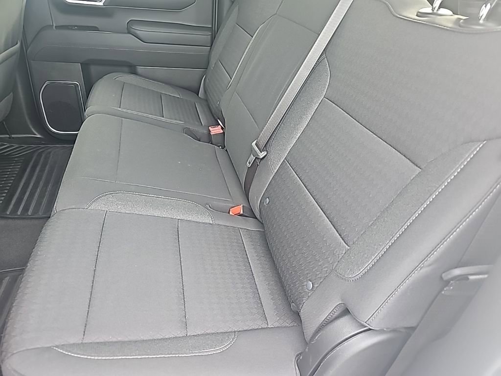 Used 2022 Chevrolet Silverado 1500 LT image 11