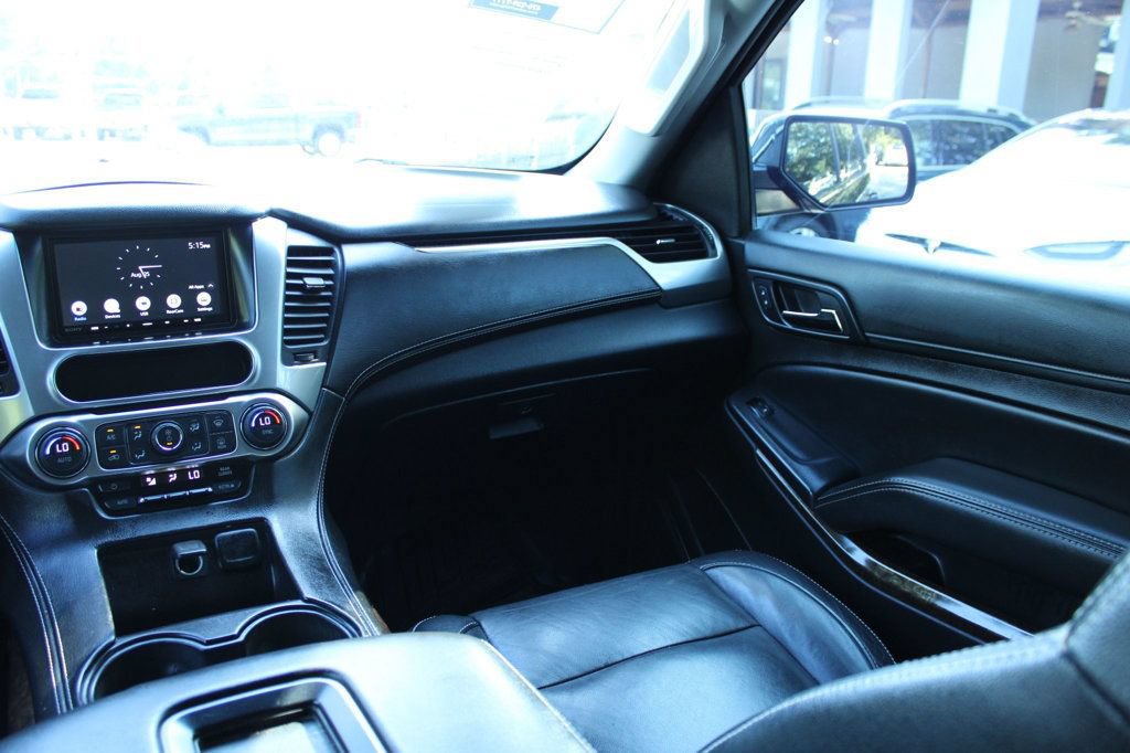 Used 2015 Chevrolet Suburban LS RWD image 16