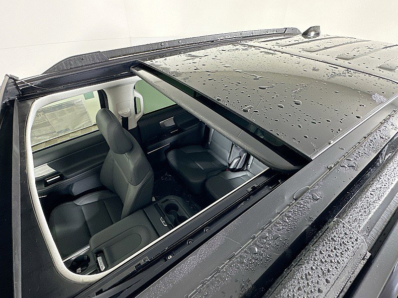 New 2025 Ford Expedition Active image 7