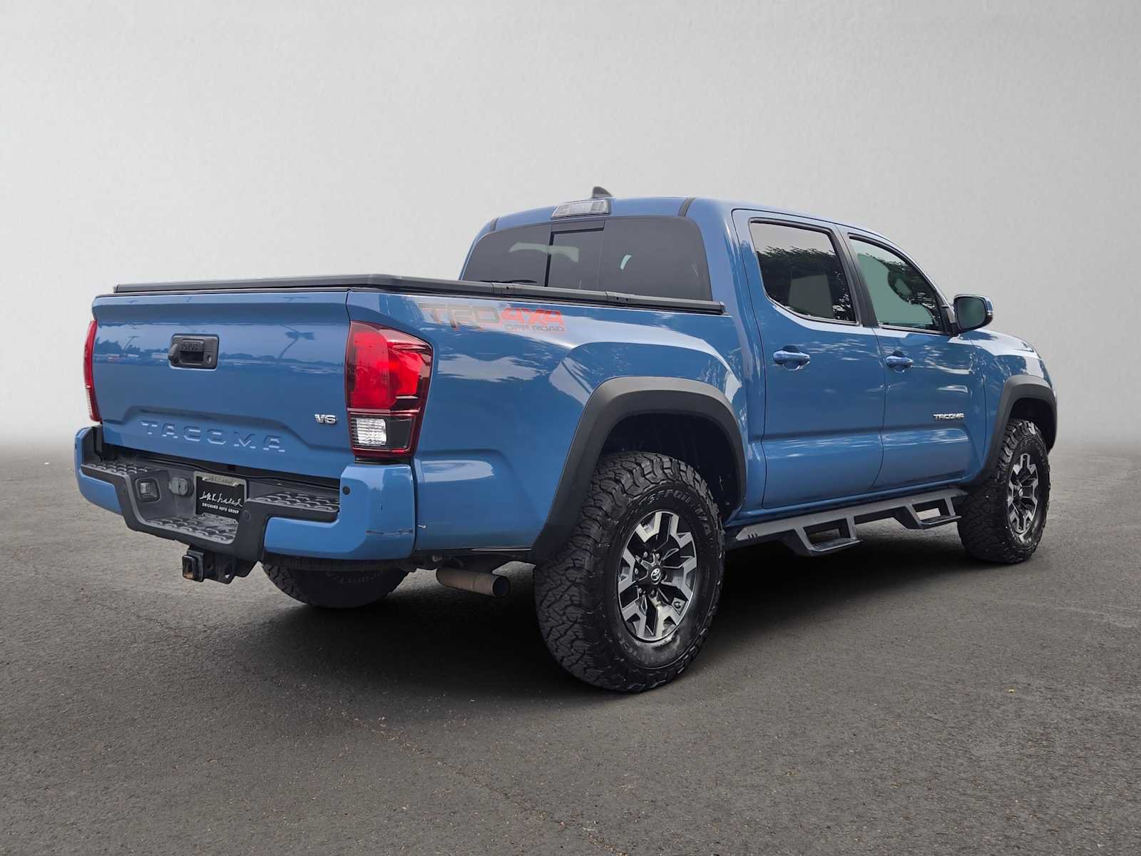 Used 2019 Toyota Tacoma TRD Off-Road AWD/4WD image 3