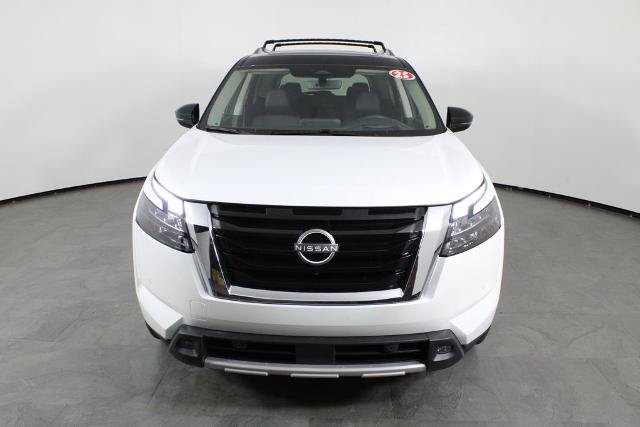 Certified 2025 Nissan Pathfinder Platinum w/ Cargo Package FWD image 13