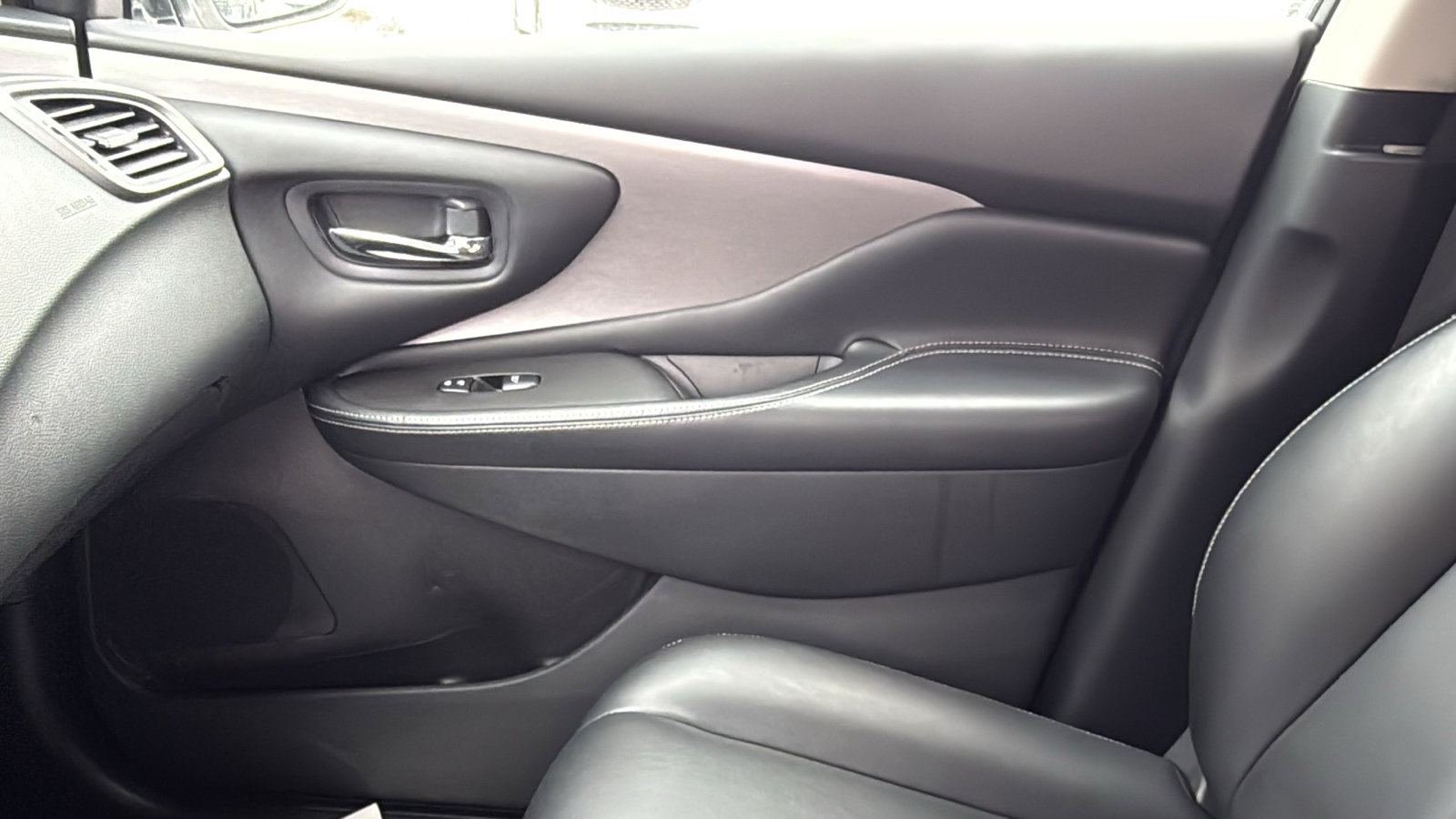 Certified 2023 Nissan Murano SV image 18