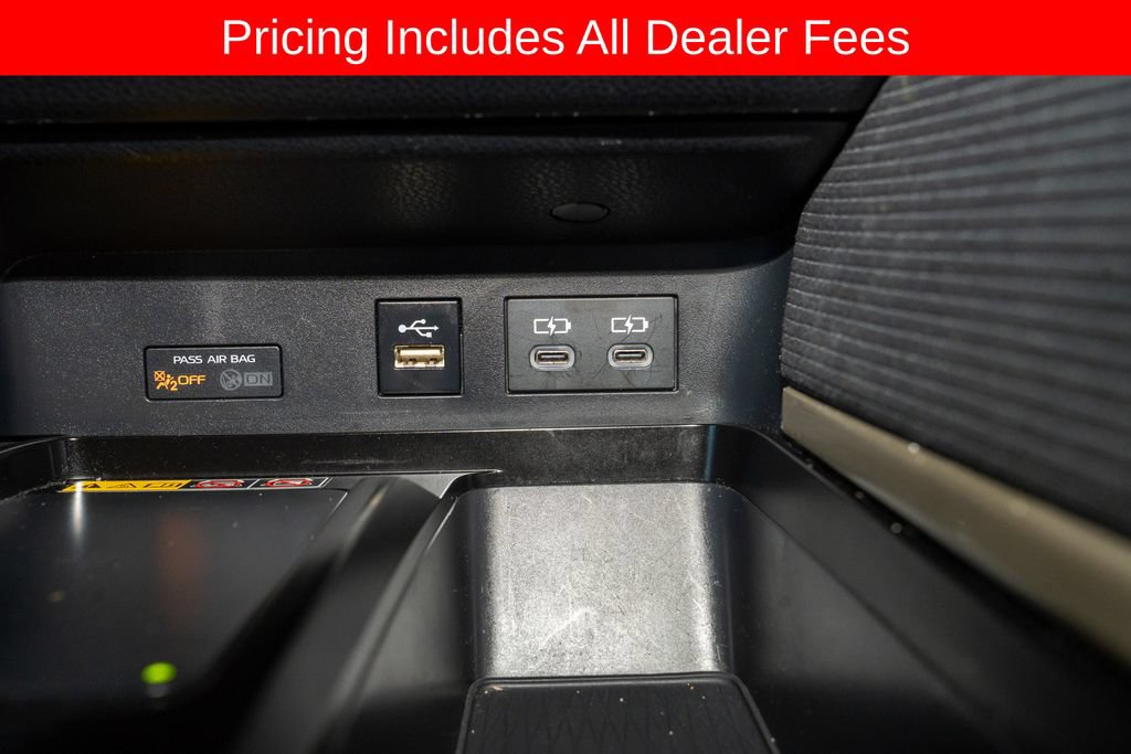 Used 2025 Toyota Camry SE w/ Convenience Package FWD image 14