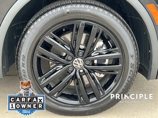 Certified 2022 Volkswagen Tiguan SE R-Line AWD/4WD image 3
