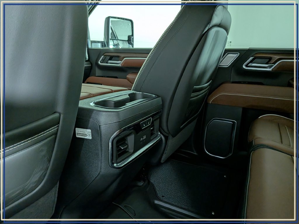New 2026 GMC Sierra 3500 Denali Ultimate AWD/4WD image 32