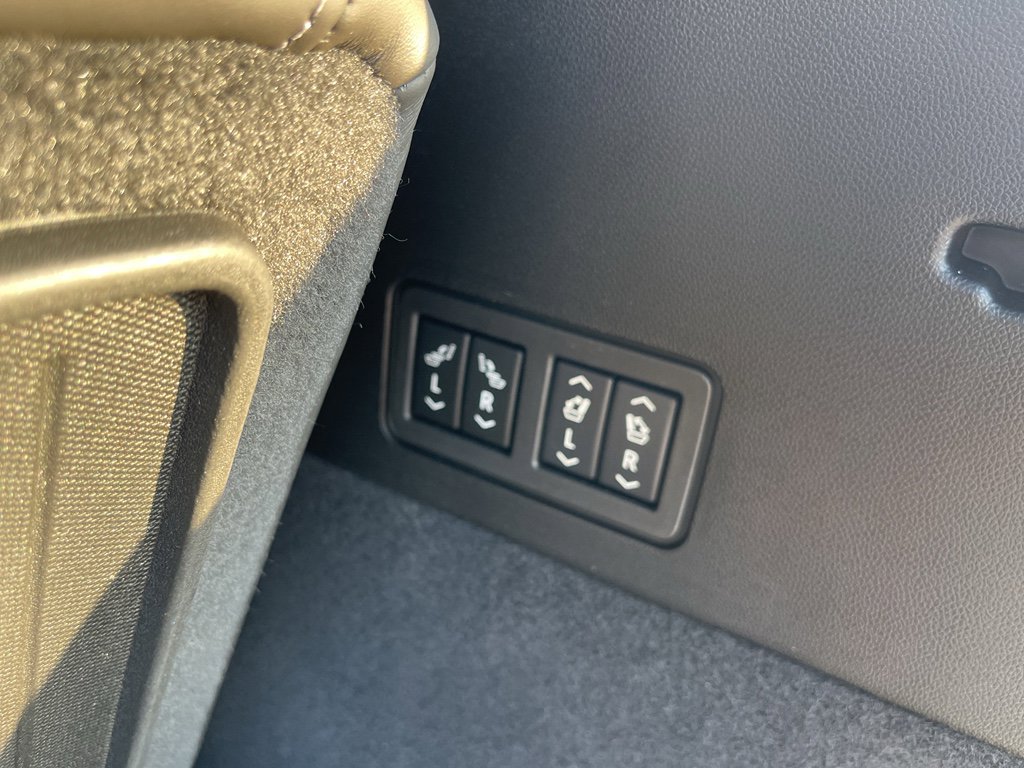 Used 2024 Cadillac XT6 Premium Luxury w/ Platinum Package image 14