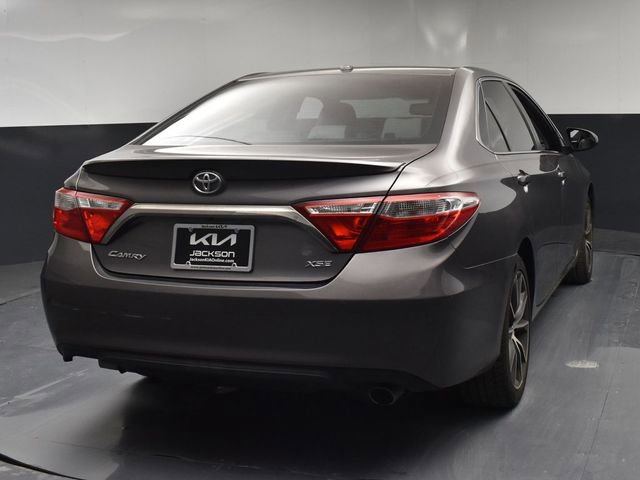 Used 2017 Toyota Camry XSE w/ Moonroof Package FWD image 7