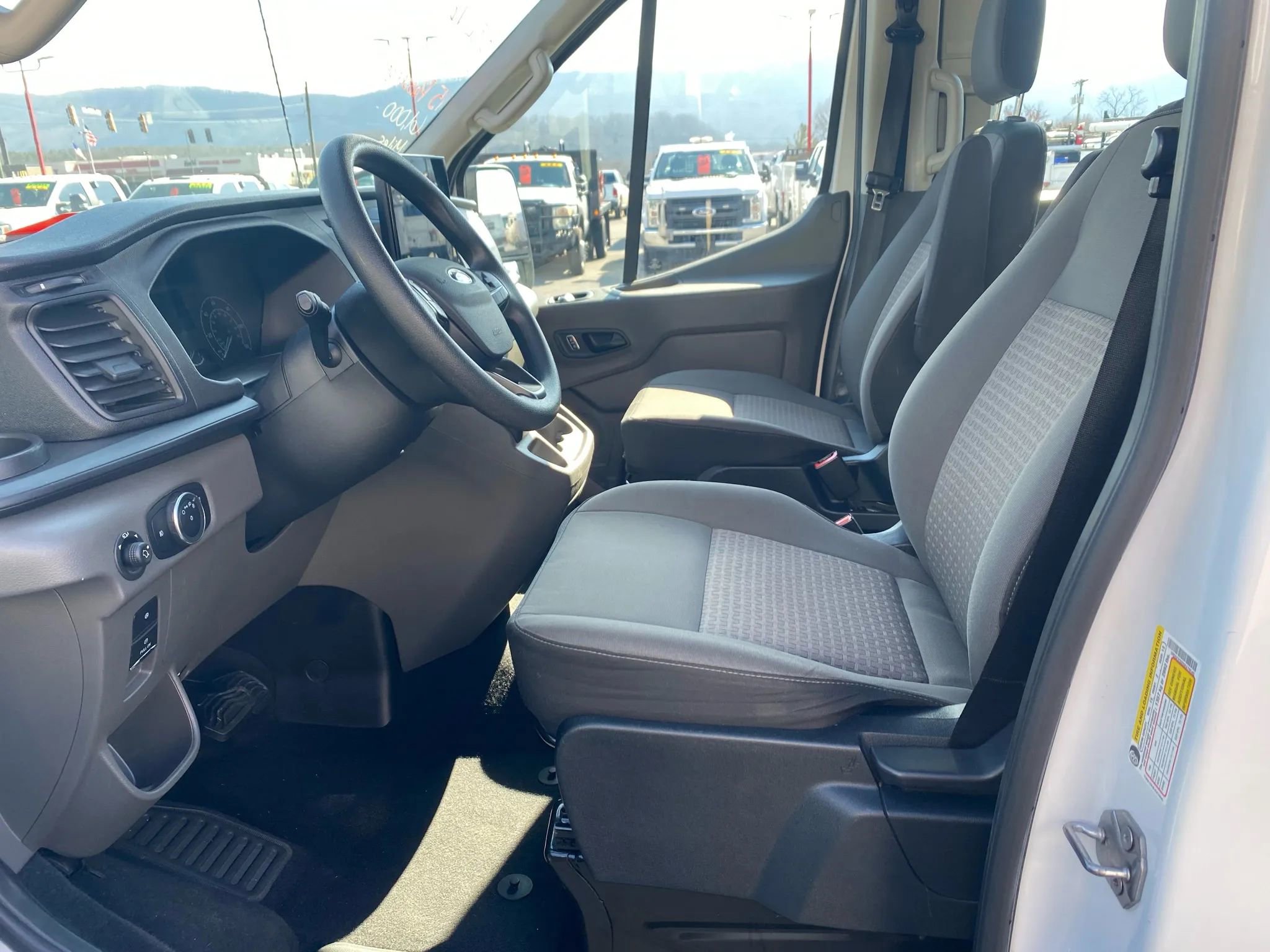 Used 2022 Ford Transit 350 XLT RWD image 9