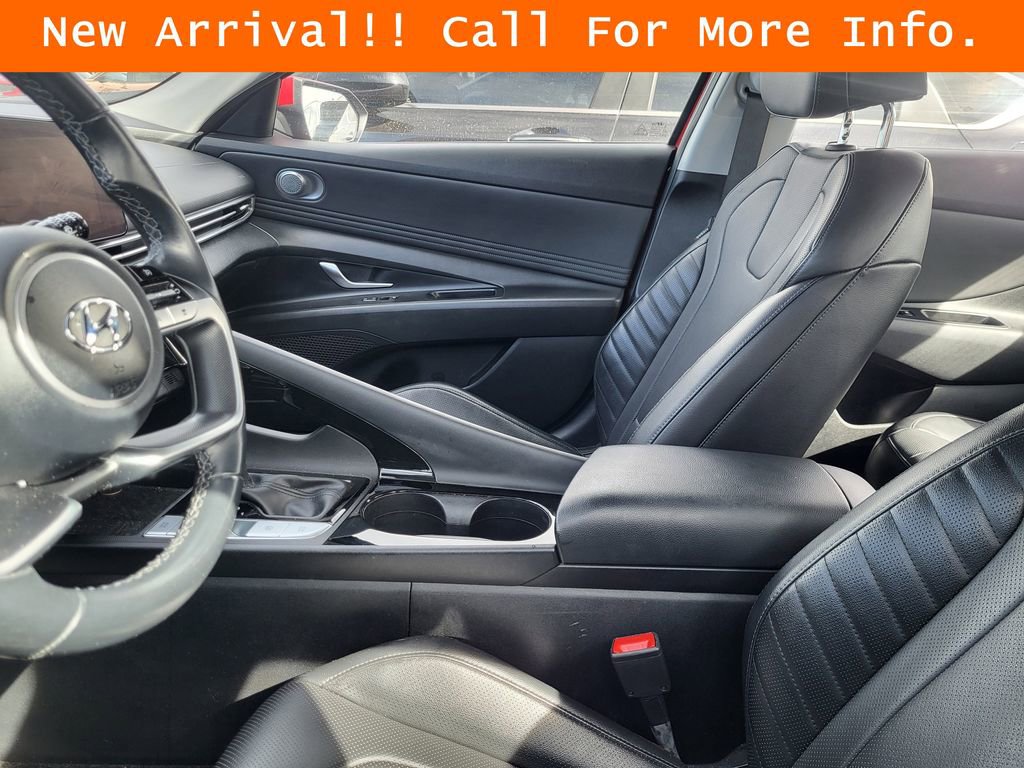 Used 2022 Hyundai Elantra Limited w/ Cargo Package image 10