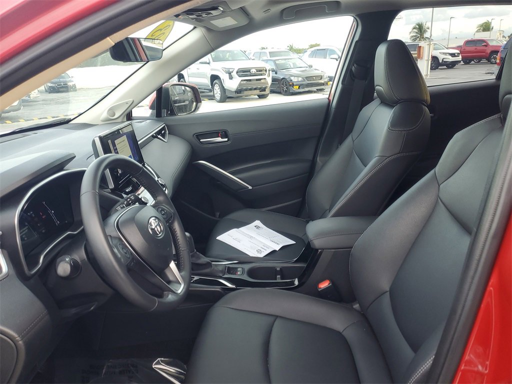 Used 2023 Toyota Corolla Cross XLE image 16