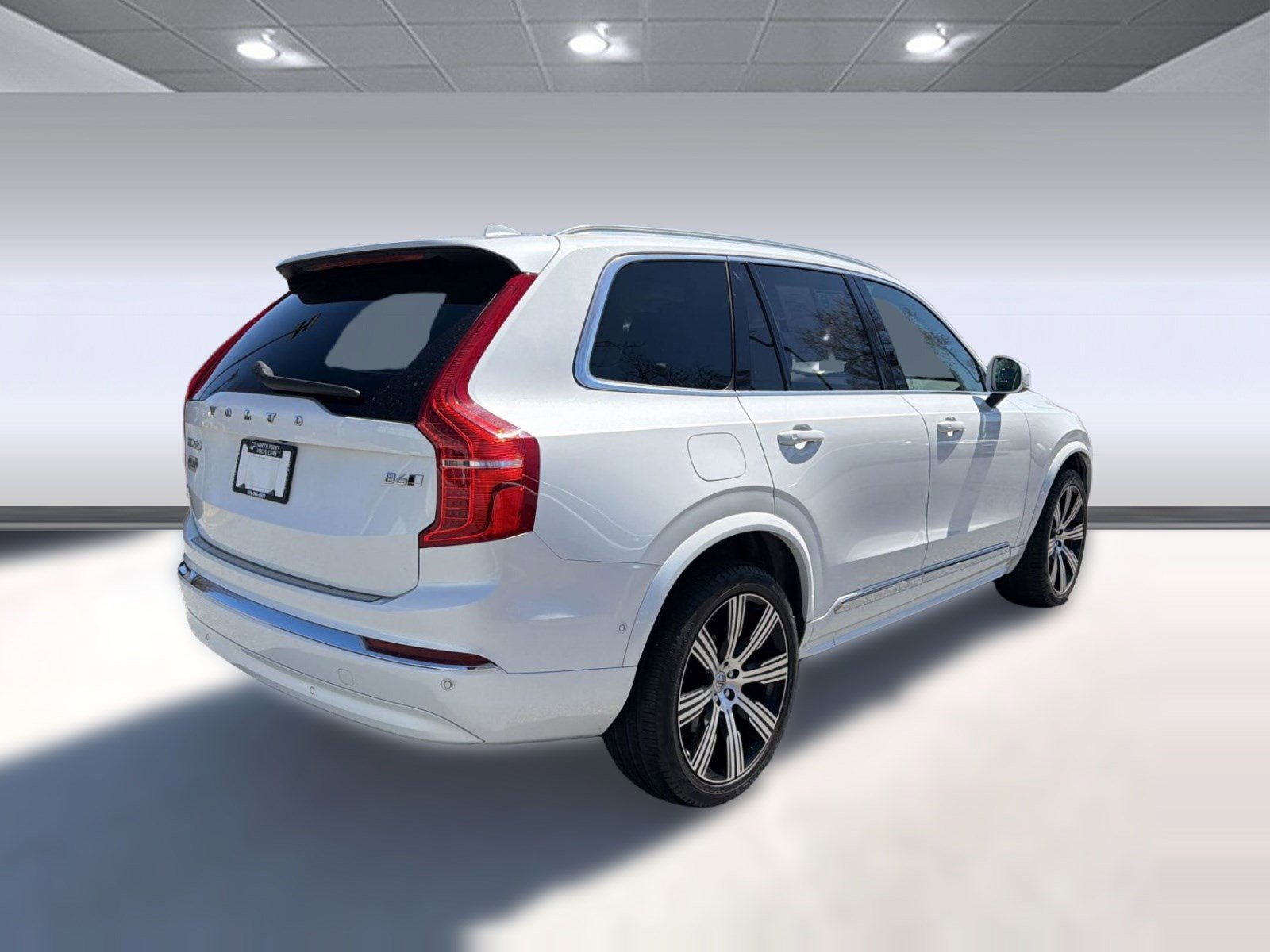 Certified 2023 Volvo XC90 B6 Ultimate w/ Protection Package Premier image 9