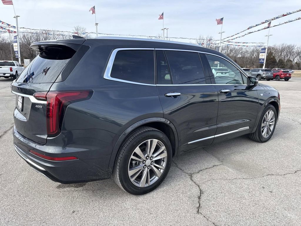 Used 2023 Cadillac XT6 Premium Luxury FWD image 7