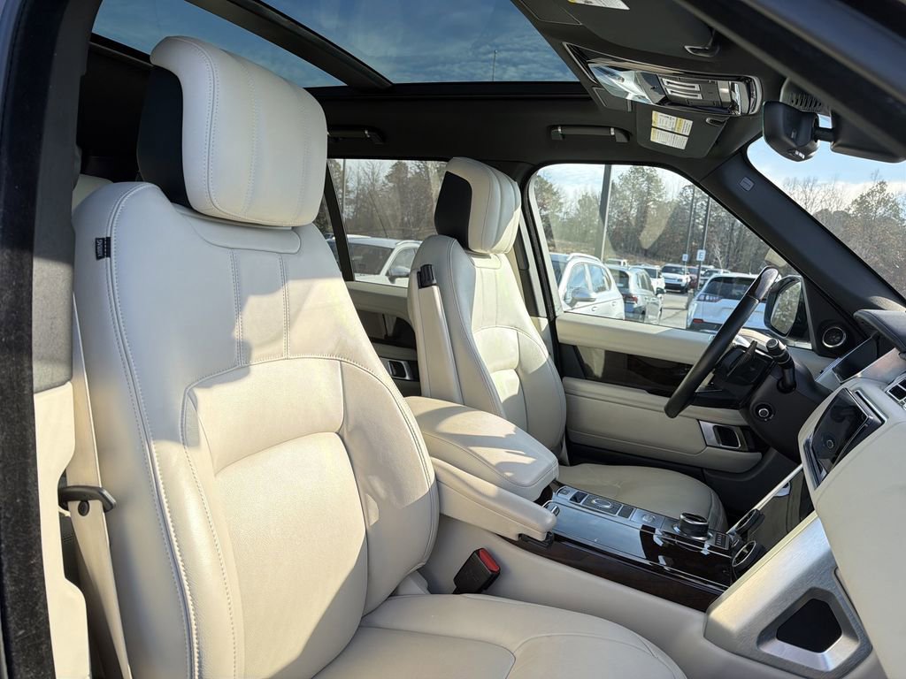 Used 2022 Land Rover Range Rover image 22